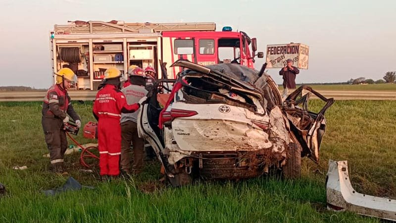 Fatal accidente en Federación una mujer murió tras el vuelco de una