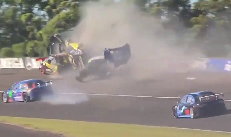 Video muestra el tremendo accidente en la largada del Top Race Junior en Paraná