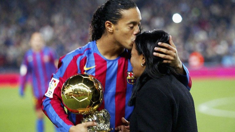 Murió la madre de Ronaldinho: tenía Covid-19