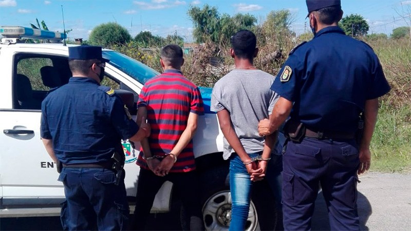 En Paraná, detuvieron a dos jóvenes por tenencia de droga