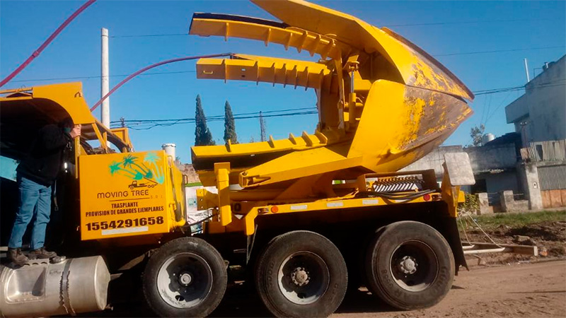 La máquina que usan para replantar árboles en Paraná