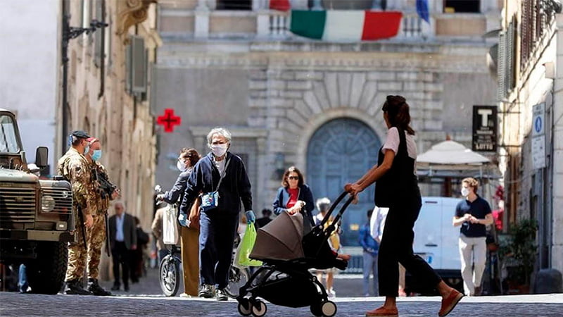 Italia elimina el uso obligatorio de barbijo al aire libre desde el lunes