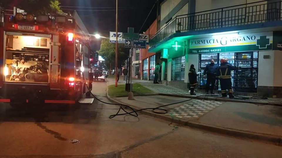 Concepción del Uruguay: Principio de incendio en una farmacia fue generado por una garrafa