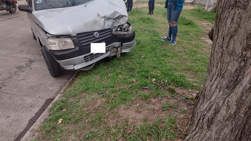 Joven de Paraná salió a probar el auto y lo chocó: iba alcoholizada y no sabía conducir