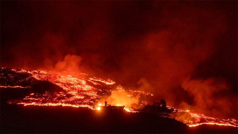 España: Se rompió el cono del volcán y se abren nuevos focos de emisión de lava