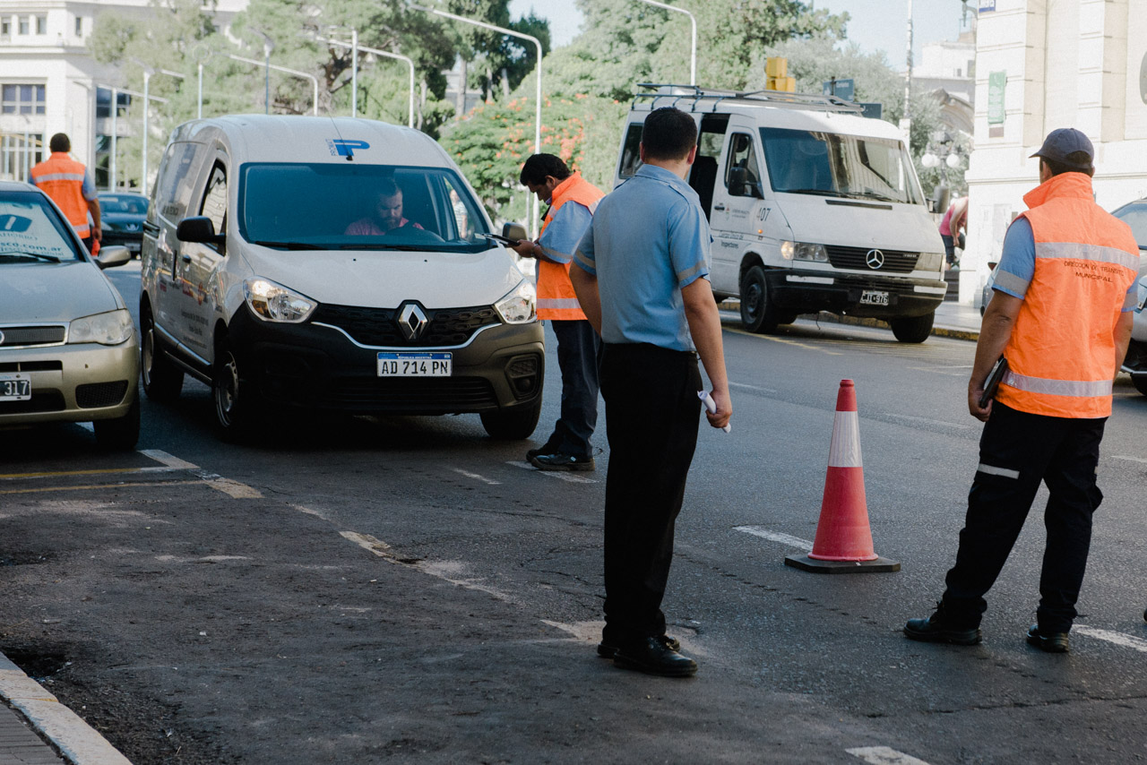 En Paraná se realizan operativos de control al tránsito vehicular