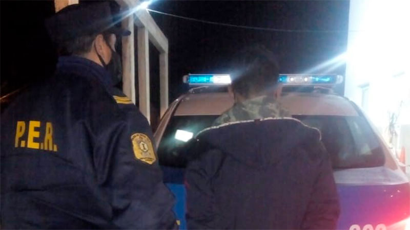 Comerciante redujo y capturó a sujeto cuando a asaltaba a una mujer en Paraná