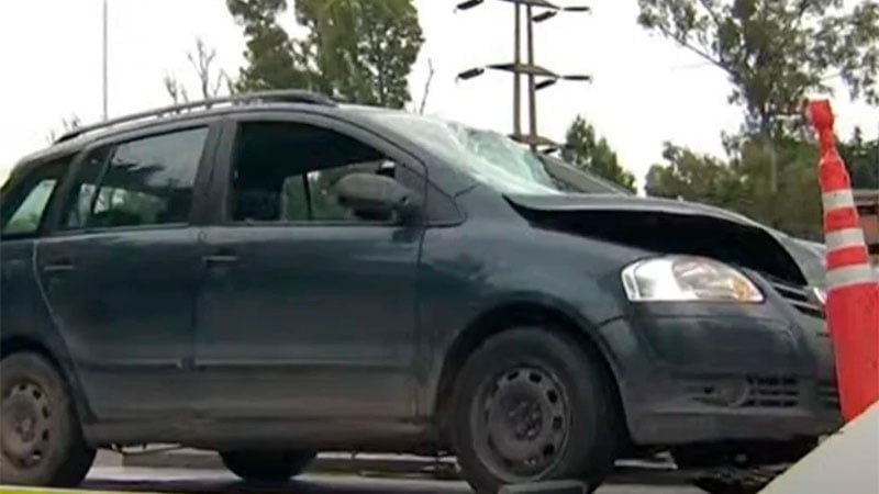 Un hombre murió atropellado al querer cruzar caminando la autopista