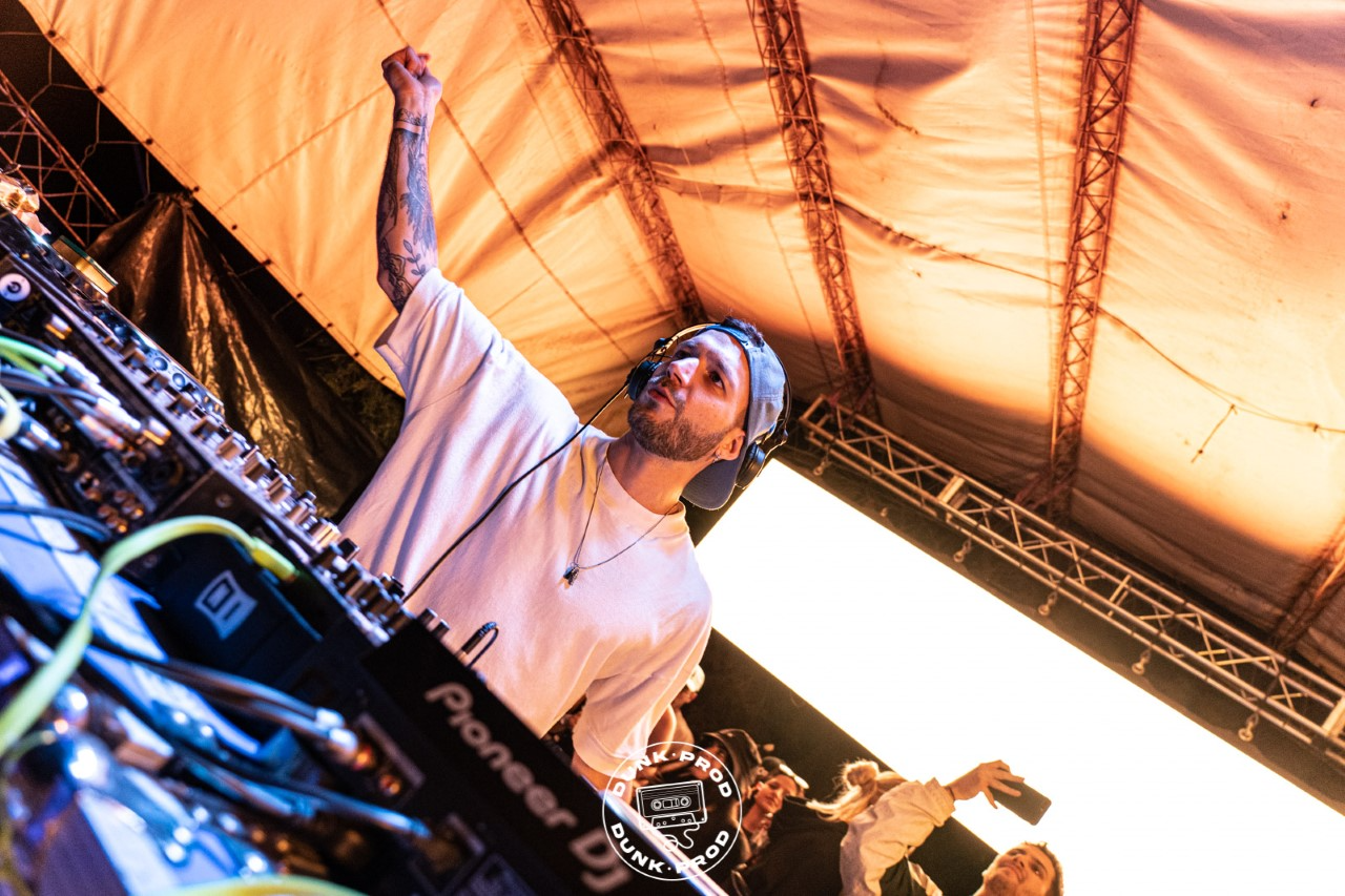El DJ Tomás Brignolo se distingue en la música electrónica