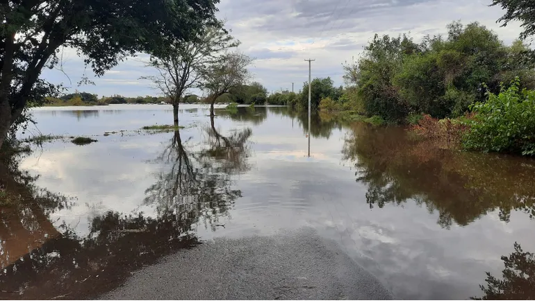 La crecida del río provoca inundaciones en Concepción del Uruguay