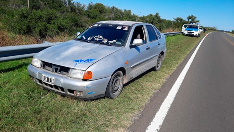 Santa Elena: Hallaron abandonado a un auto que había sido robado de la puerta de una casa