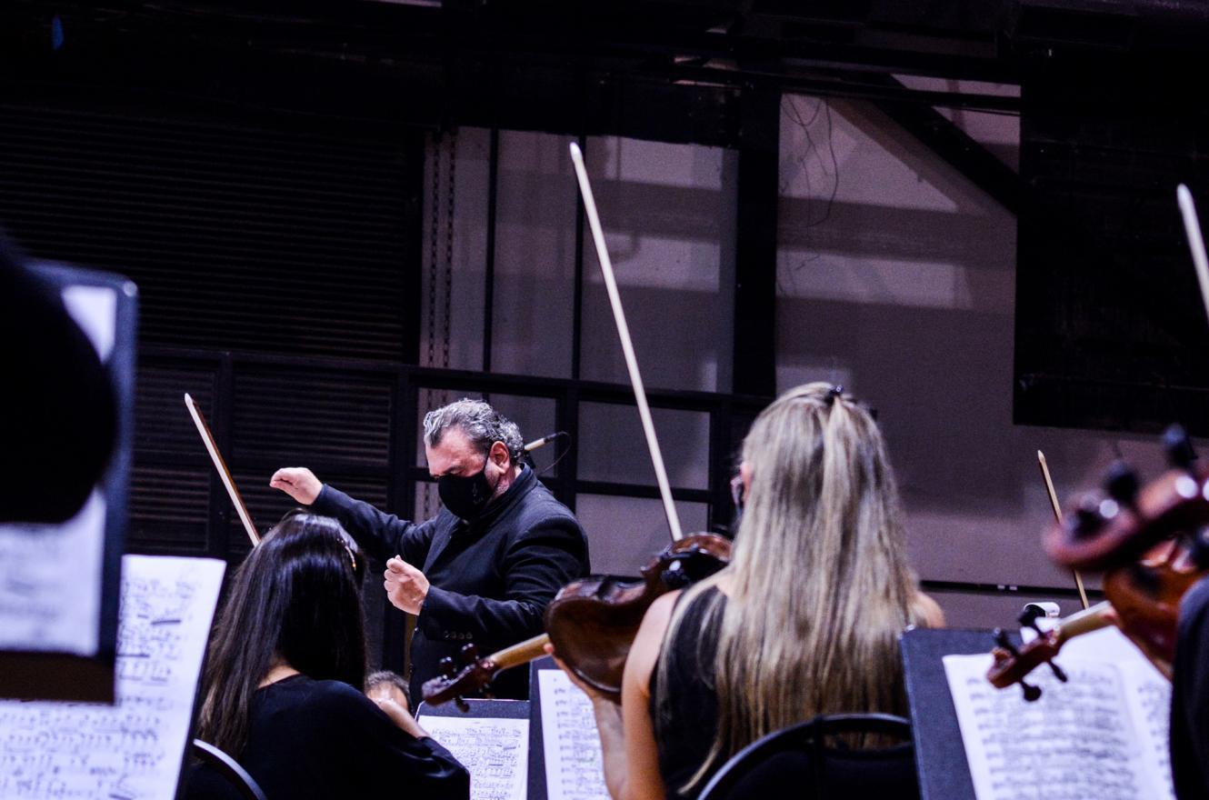Músicos de la Orquesta Sinfónica reclaman por la Ley de Grados