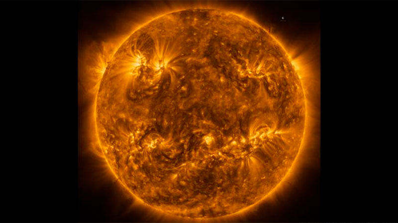 Una sonda espacial obtuvo la imagen más detallada del Sol en 50 años