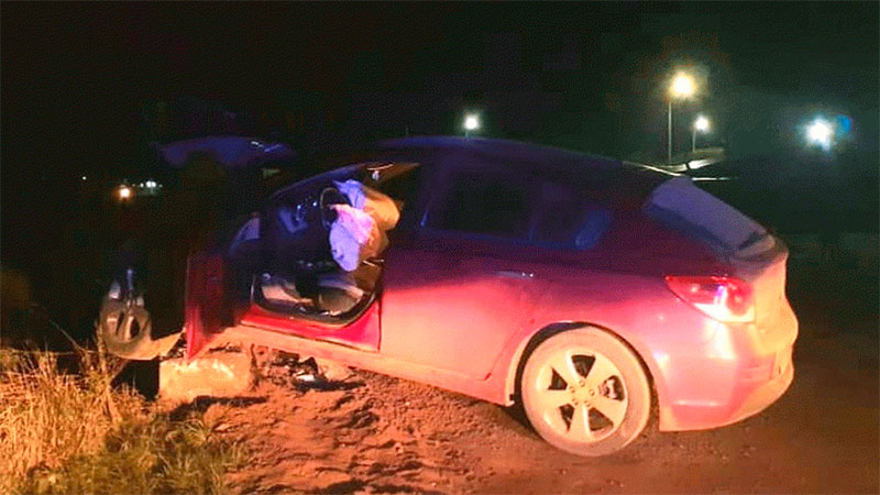 En Chajarí automovilista perdió el control e impactó contra el lateral de un puente con su auto