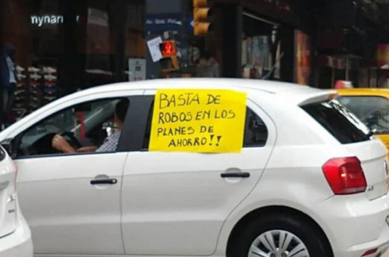 Suscriptores de planes de autoahorro se manifestaron en Colón