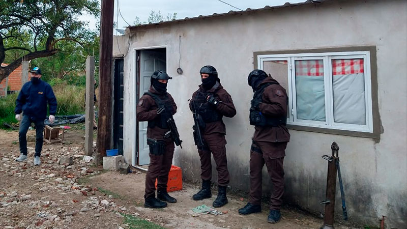 Allanamientos en Paraná: incautaron 100 dosis de cocaína, marihuana y tres autos