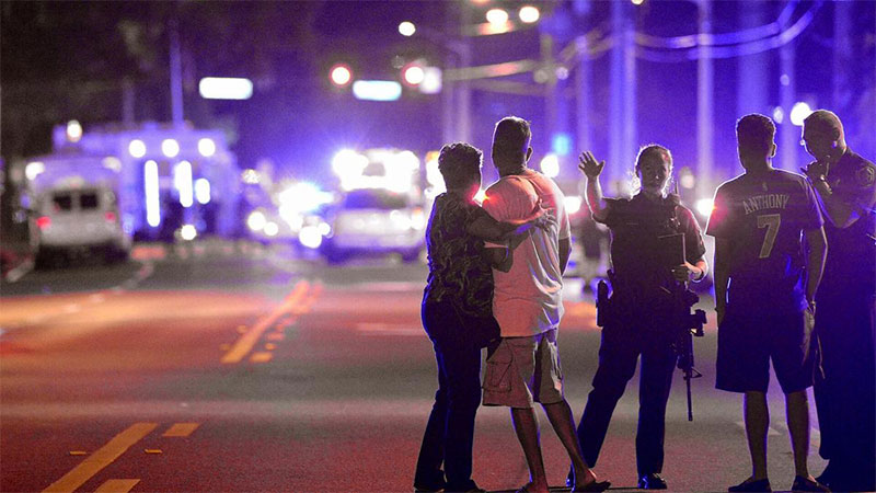 En Estados Unidos atacaron un bar LGBT: Cinco personas murieron y hay 18 heridos