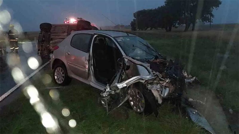 Dos mujeres murieron y otras personas resultaron heridas en choque frontal