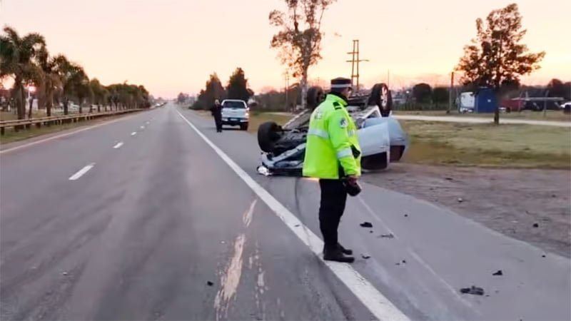 Choque Causado Por Un Caballo En La Ruta Y Un Auto Termino Volcando