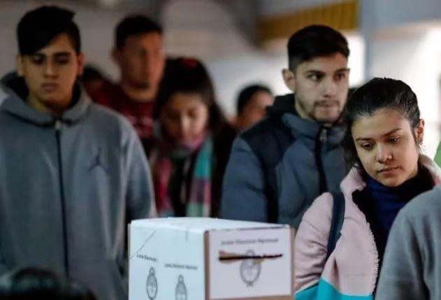 Elecciones PASO: más de un millón de jóvenes de 16 y 17 años votarán por primera vez
