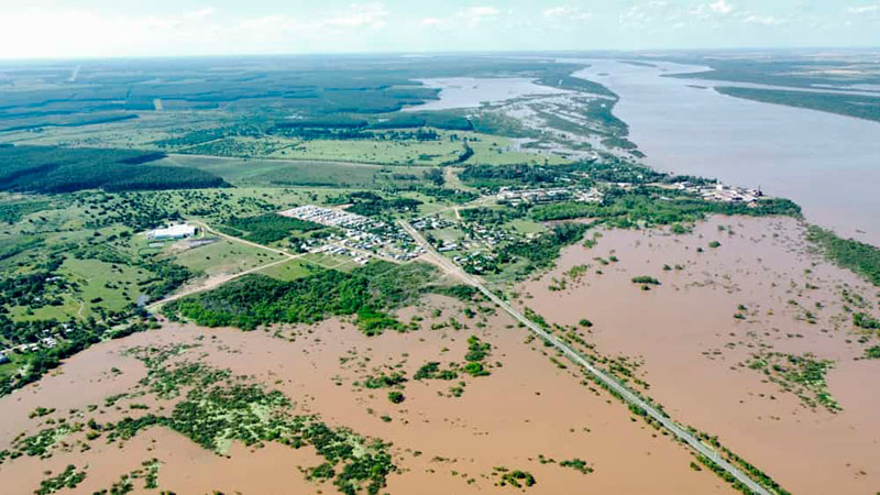 Impactantes imágenes de la crecida del río Uruguay en Colón