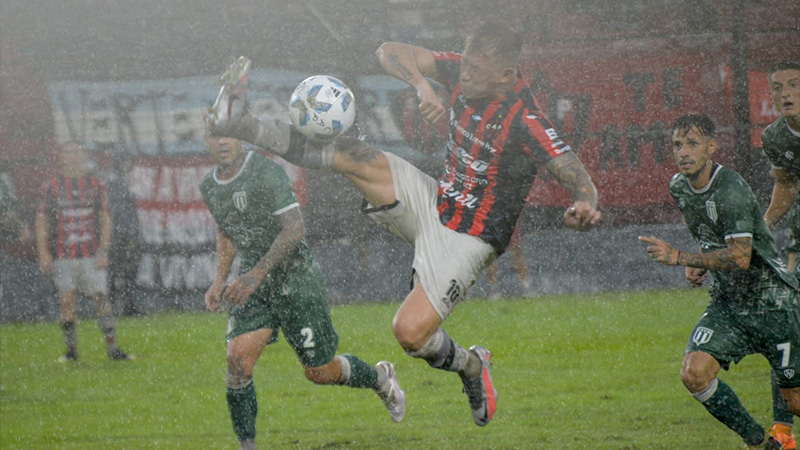 Se suspendió el partido entre Patronato y San Miguel por la lluvia torrencial