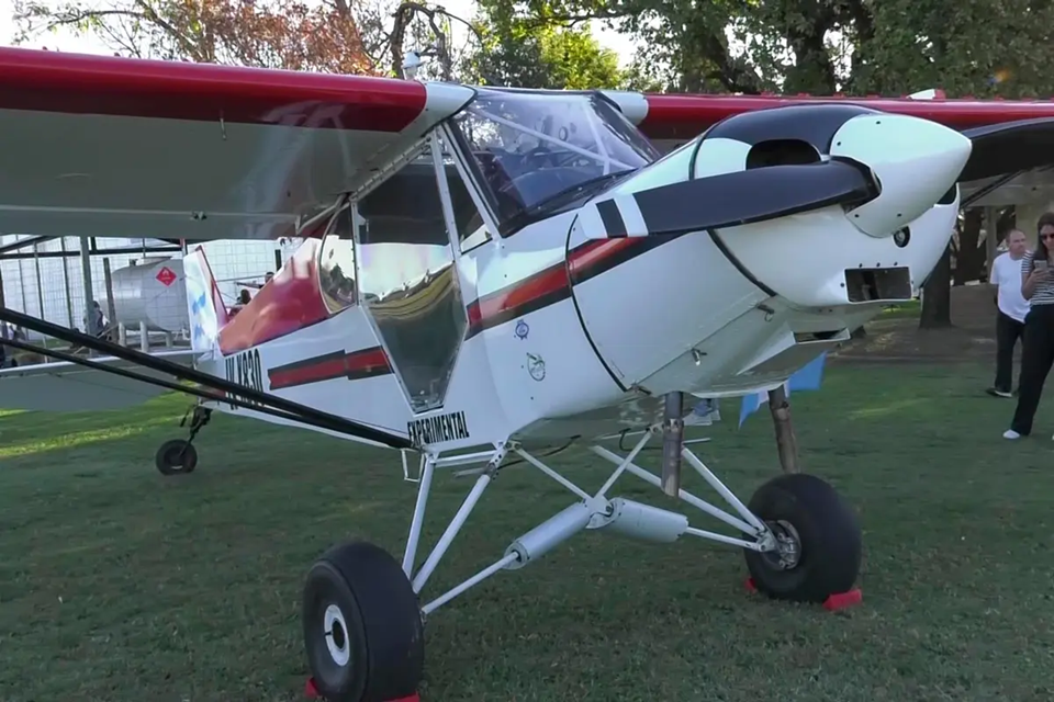 Metalúrgico entrerriano construyó su propio avión