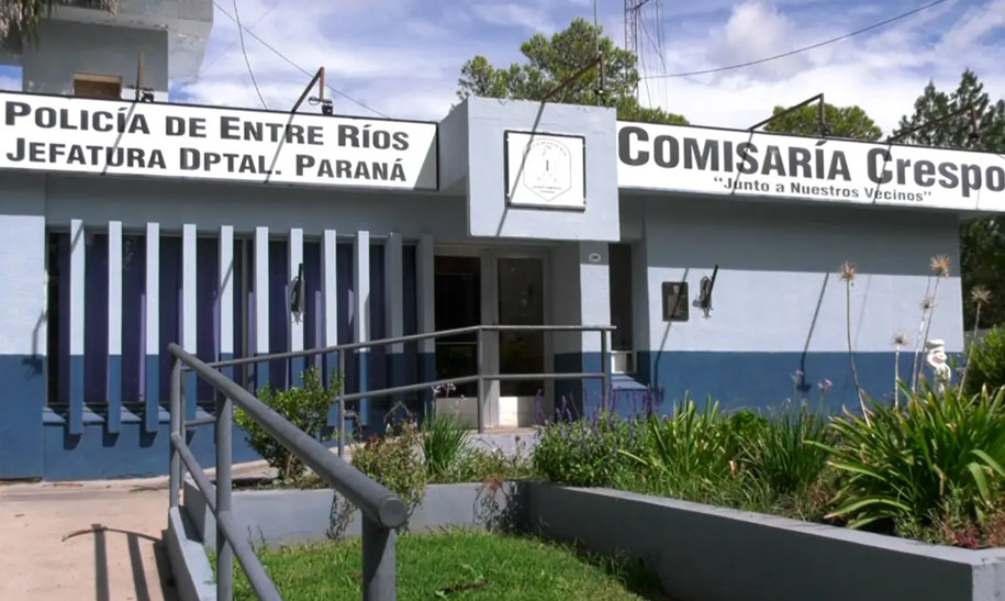 Funcionario policial fue denunciado por abuso en Crespo: recibió fuerte golpiza por familiares de la víctima