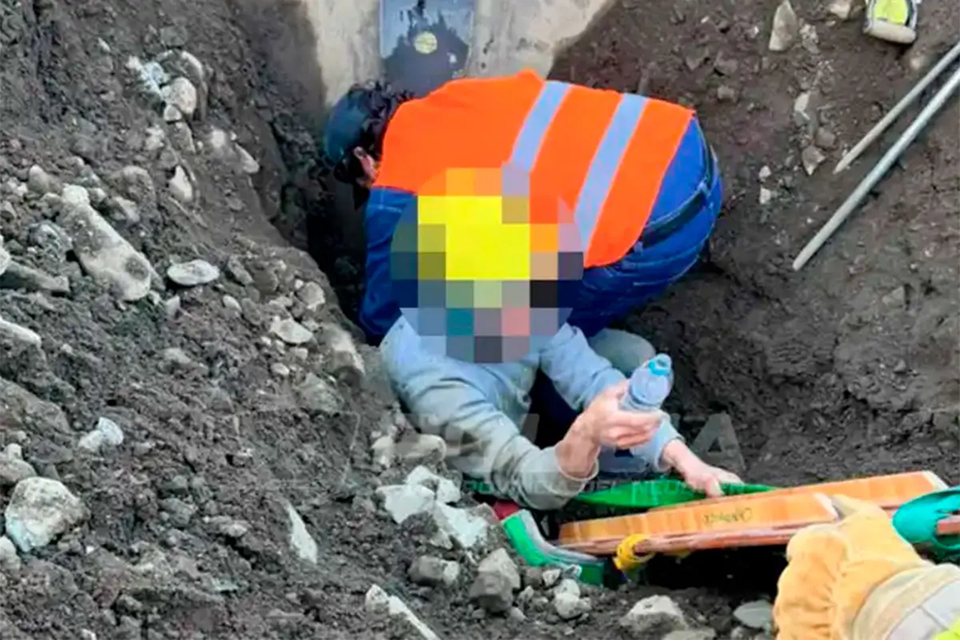 Un operario quedó atrapado en el interior de una tolva en una cantera