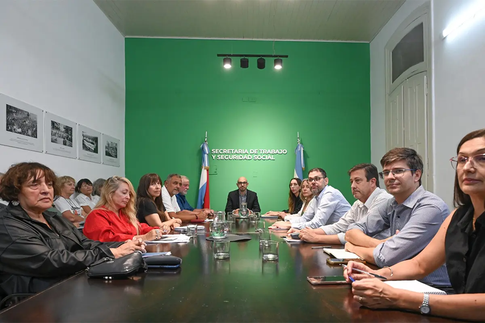 Sin aumentos por ahora: La paritaria estatal entrerriana pasó a cuarto intermedio