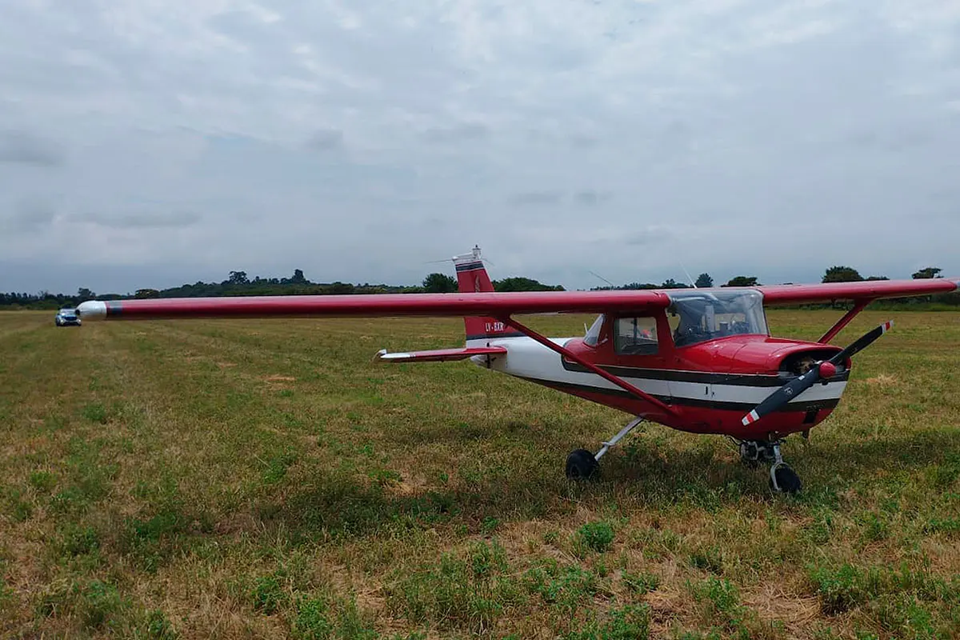 Una avioneta aterrizó de emergencia en Victoria