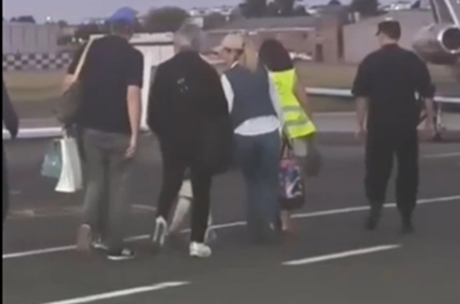 URGENTE: el video que confirma el vuelo de Adorni y su esposa a Punta del Este en un lujoso jet privado