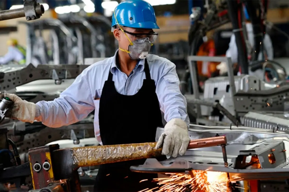 La UBA alerta por la pérdida de 160 empleos industriales por día desde 2023