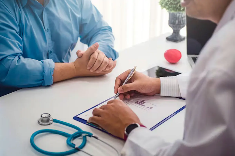 Detuvieron a empleada por validar 3.477 aptos médicos "truchos" para licencias de conducir