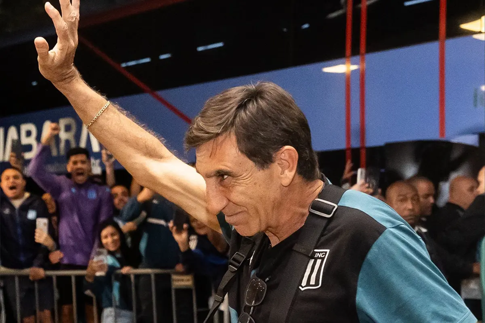 Diego Milito echó a Gustavo Costas de Racing