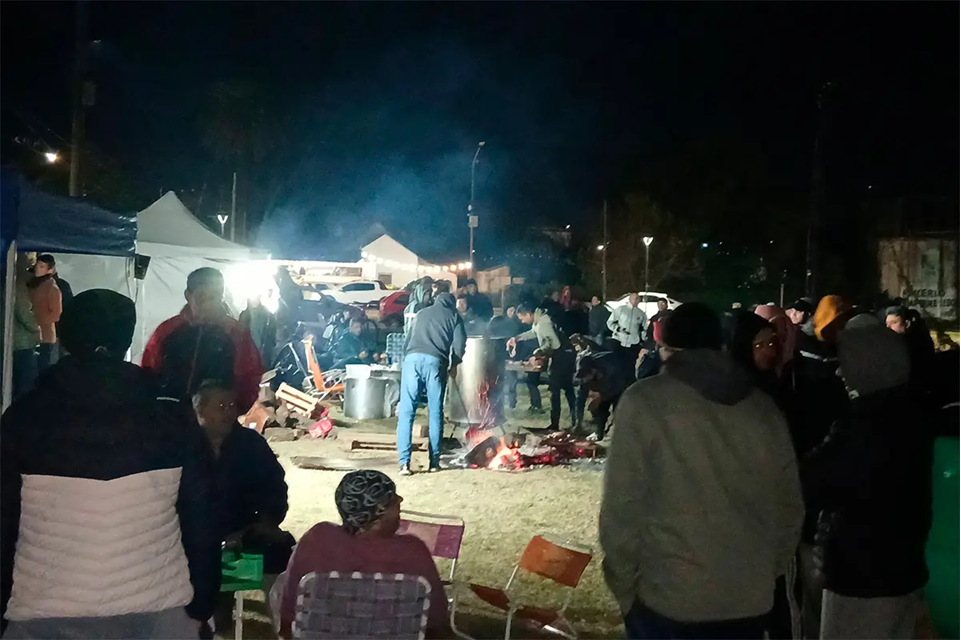 Cierre de Granja Tres Arroyos: realizaron una olla popular en apoyo a trabajadores
