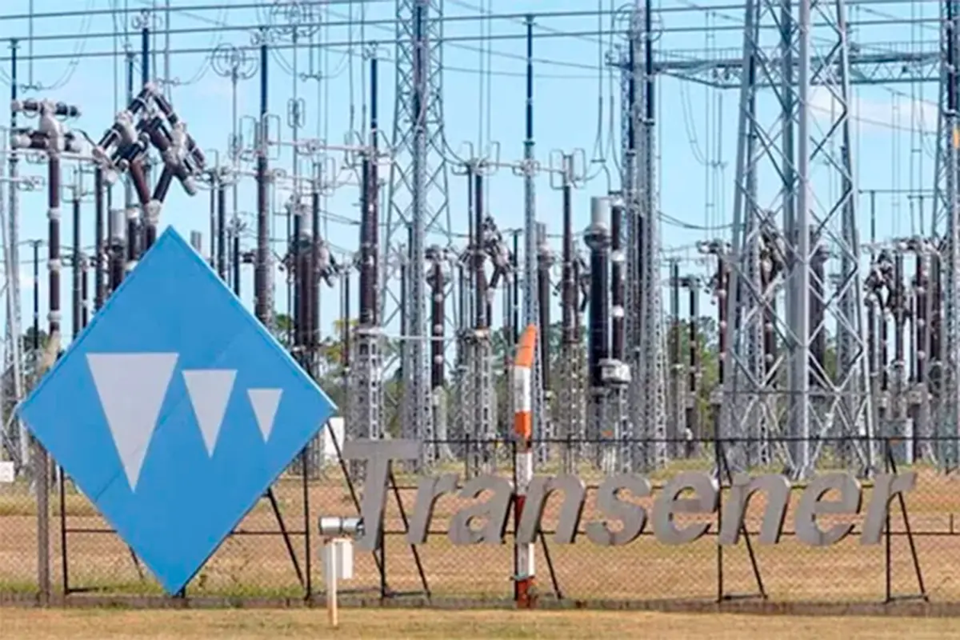 El Gobierno formalizó la privatización de Transener y transfirió acciones