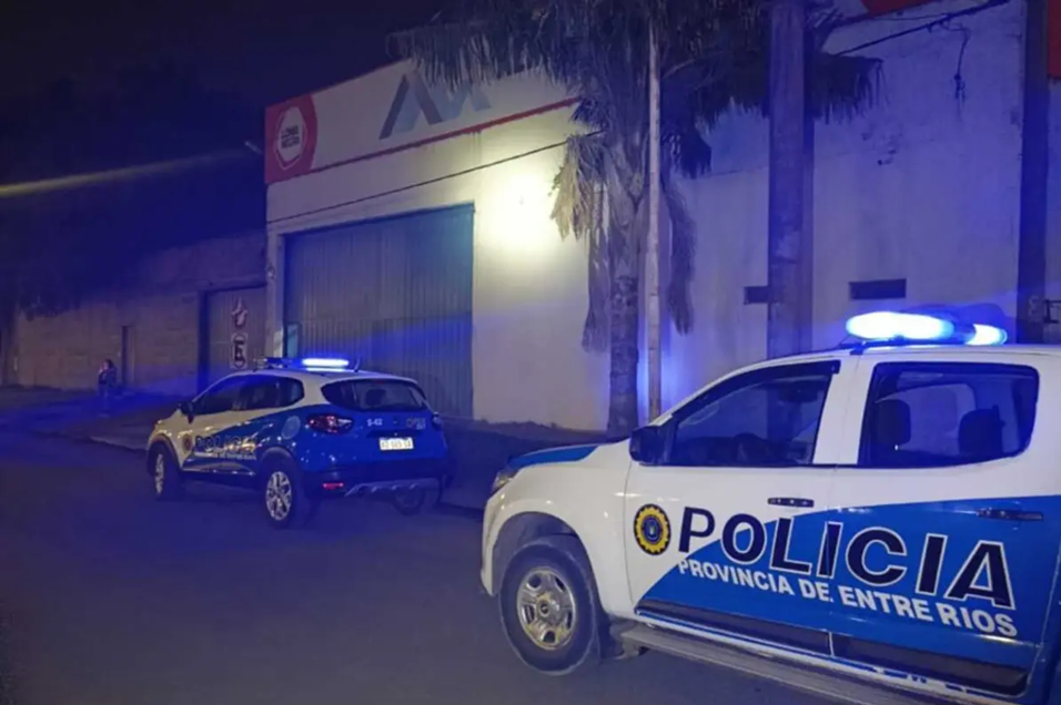 Atacaron a balazos un corralón en Paraná
