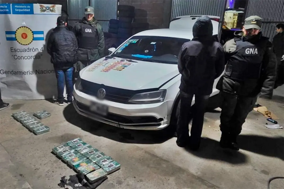 Secuestraron cocaína ocultos en un auto en Ruta 14 y detuvieron a tres personas, incluyendo a un entrerriano