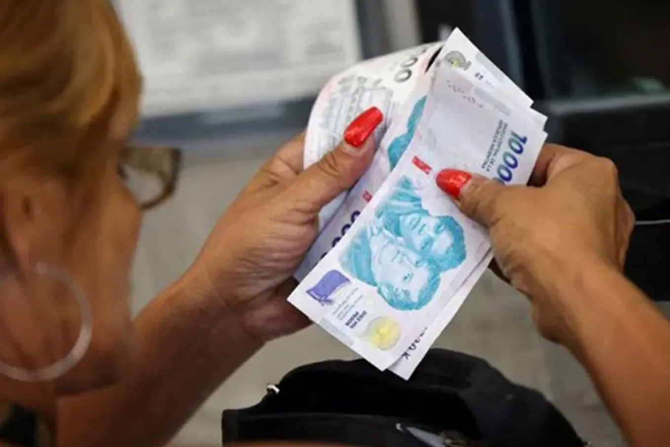 Pago de AUH, bono y aguinaldo para jubilados: calendario de pagos