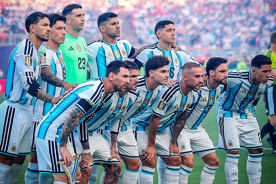 Messi y otros jugadores no viajan a la Argentina y le pincharon el feriado a Milei
